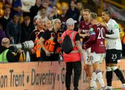 Jarrod Bowen Ribut dengan Suporter Usai Laga, Soucek Sampai Harus Meleraikan