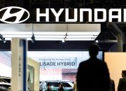 Seoul Kirim Pesawat Charter Jemput 300 Pekerja Korsel Usai Penggerebekan Massal di Pabrik Baterai Hyundai AS