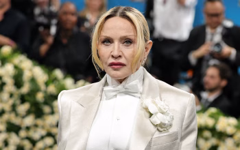 Keterangan Foto Madonna menghadiri Met Gala 2025 bertema Superfine Tailoring Black Style di Metropolitan Museum of Art New York City 5 Mei 2025 Foto Dia DipasupilGetty Images - NusantaraTopco